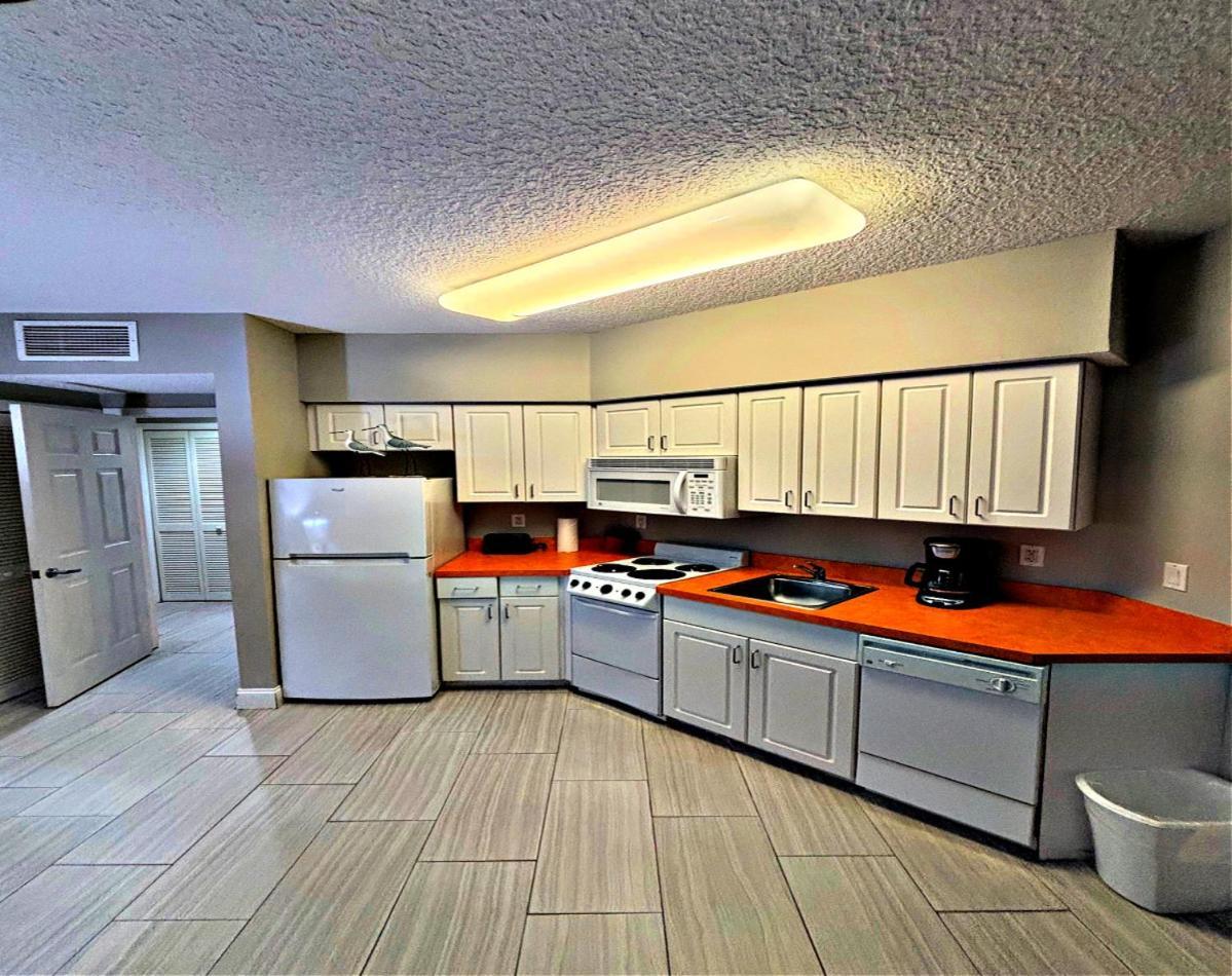 דייטונה ביץ' Vacation In Comfort And Luxury - 3 Bedroom Direct Oceanfront - Wyndham Ocean Walk Resort 2425 מראה חיצוני תמונה