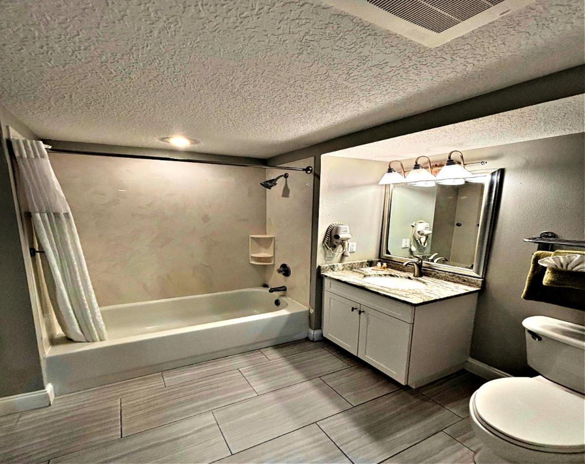 דייטונה ביץ' Vacation In Comfort And Luxury - 3 Bedroom Direct Oceanfront - Wyndham Ocean Walk Resort 2425 מראה חיצוני תמונה